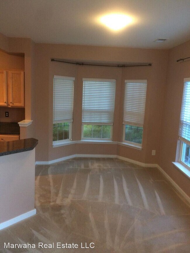 Building Photo - 3 br, 2.5 bath House - 10511 Mountain Gate...