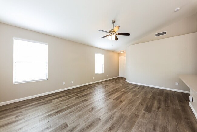 Foto del edificio - 8338 W Bluefield Ave