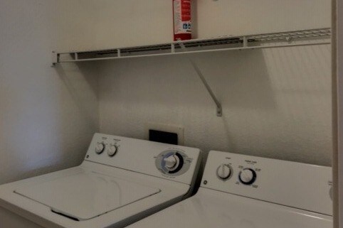 Washer/Dryer Included - 12873 Tradd St