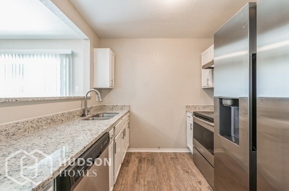 Building Photo - NOW AVAILABLE! 9938 Bermuda Palm, San Anto...