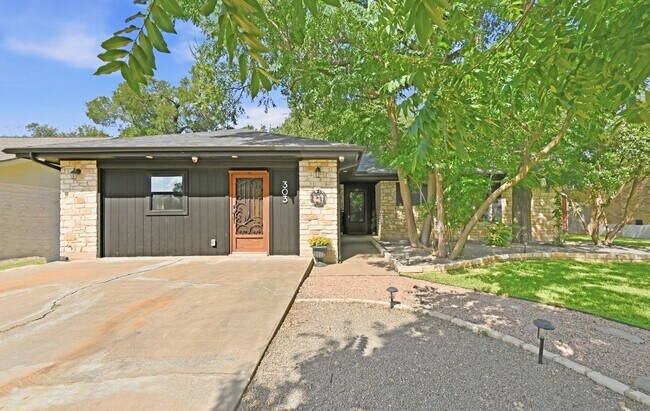 Foto del edificio - 303 Pin Oak Dr