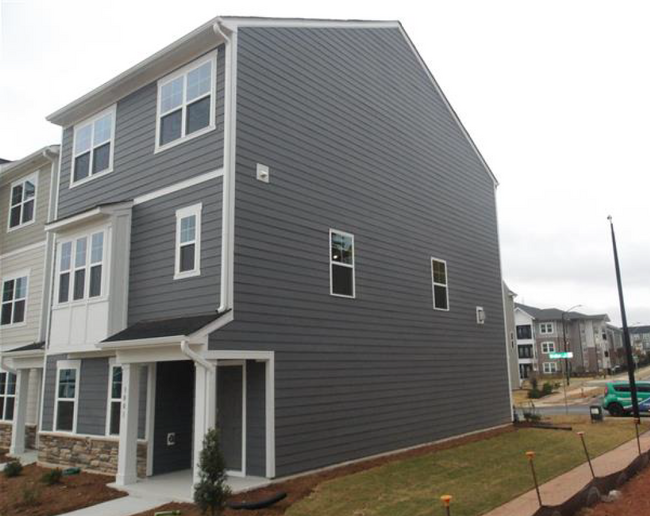 Foto del edificio - Room in Townhome on Brellon Ln