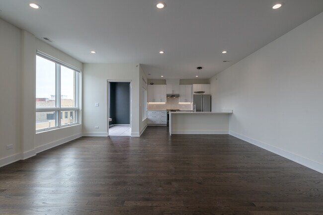 Foto del edificio - 3001 N Southport Ave
