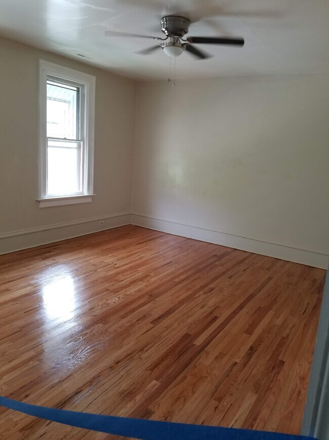 Bedroom - 2403 Stafford St