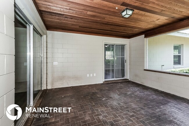 Building Photo - 120 Miller Dr