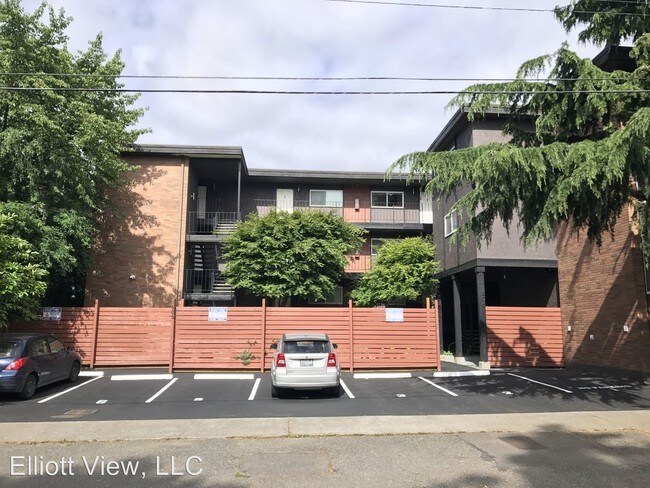 Building Photo - 1505 13th Ave