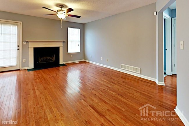 Building Photo - 1811 Independence Dr