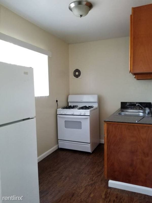 Building Photo - Studio, 1 bath Apartment - 2250 Morley St