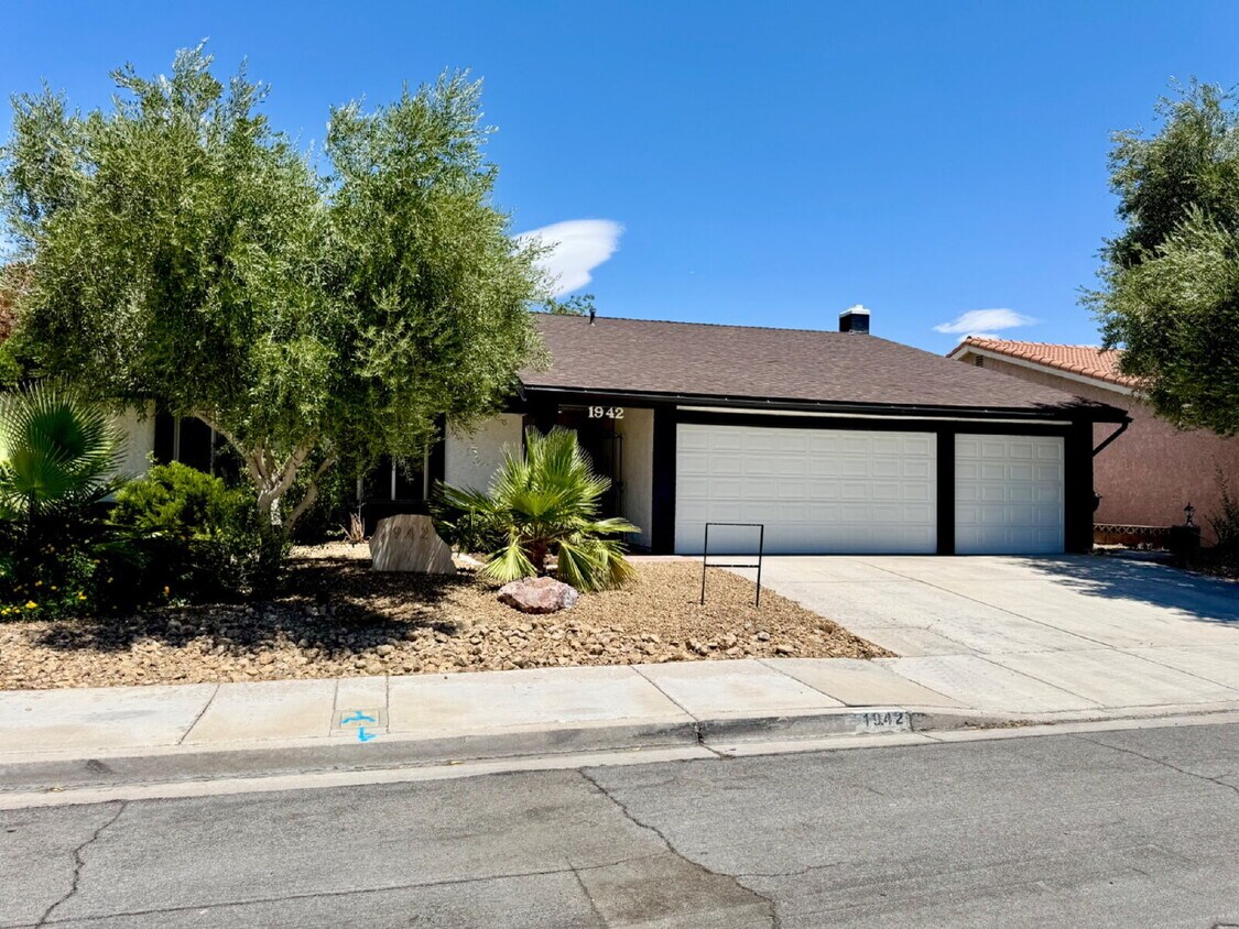 Foto principal - $500 Off! Fully Remodeled Home Near The St...