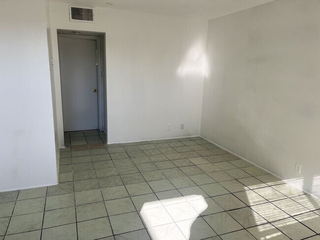Building Photo - 4203 Silver Dollar Ave