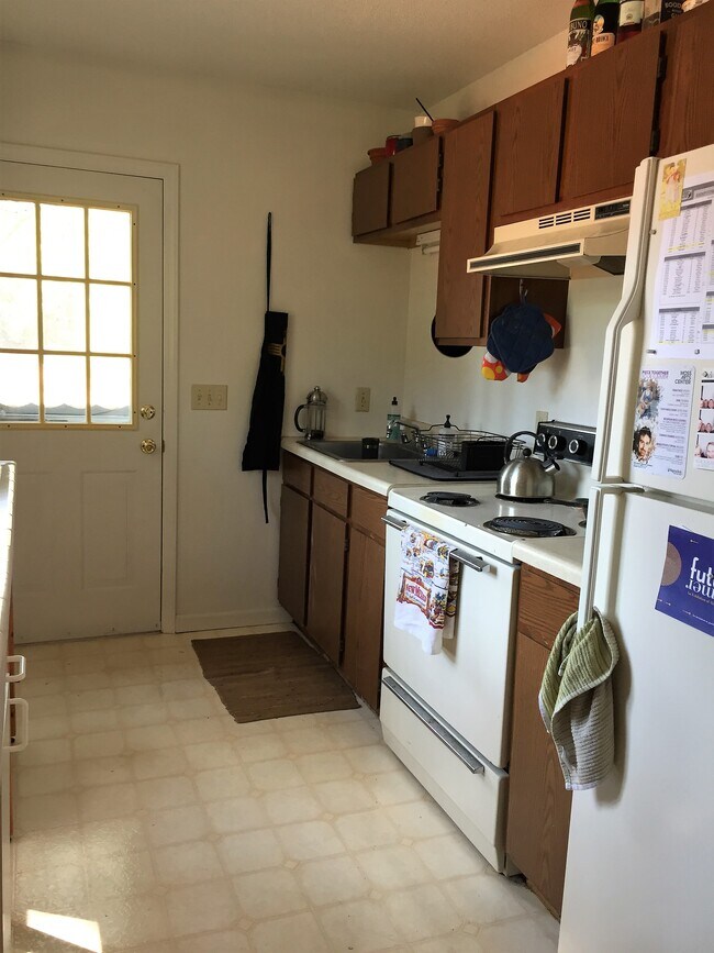 Foto del edificio - 1601 Whipple Dr