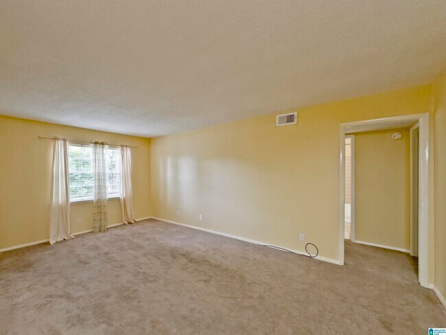 Foto del edificio - 836 Beacon Pkwy E
