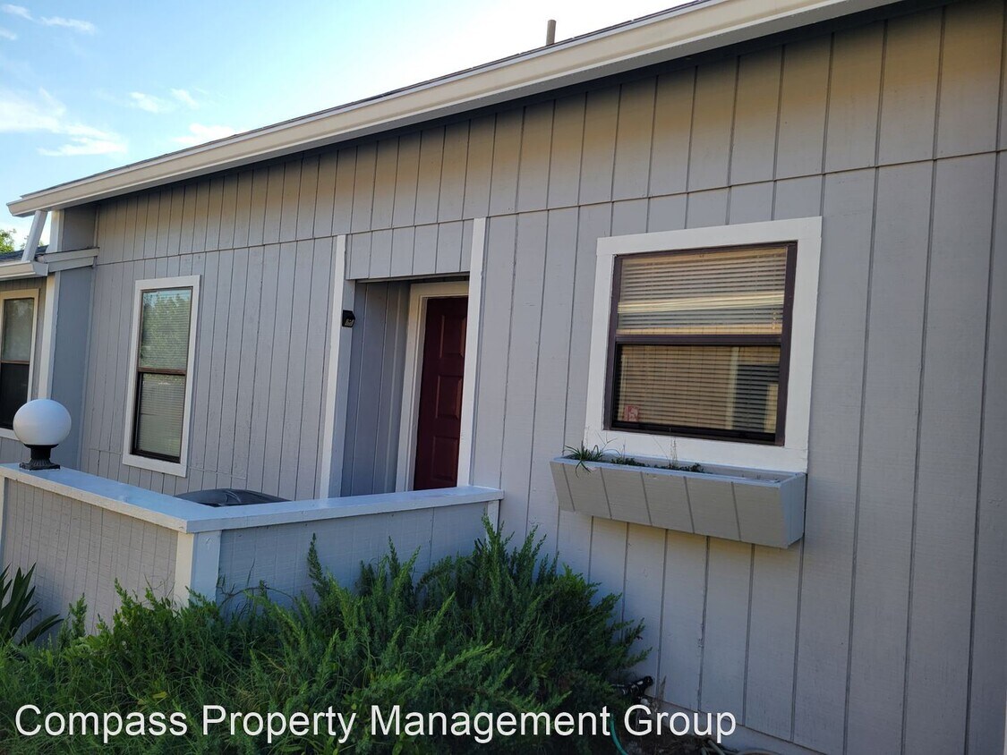 Foto principal - 2 br, 2 bath House - 1338 Independence Dr....