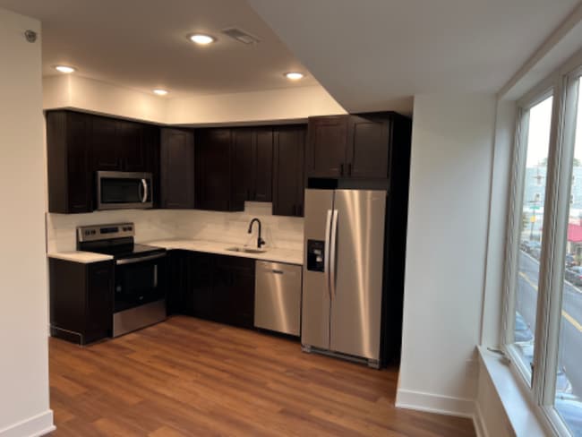 Building Photo - 2556 Frankford Ave
