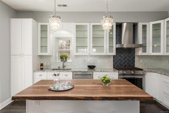 Foto del edificio - 3700 W 49th Ave