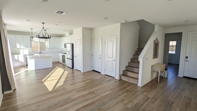 Building Photo - 36437 Flint Dr