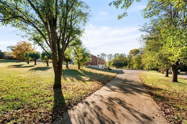 Foto del edificio - 4012 Oxbow Dr