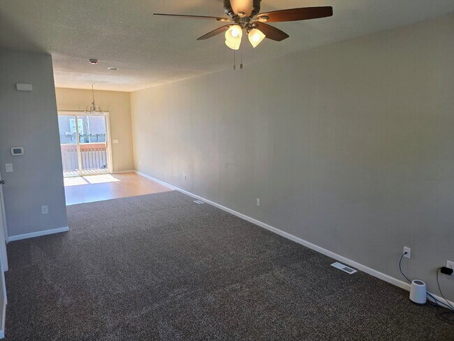 Building Photo - 4543 NE McDougal Ln