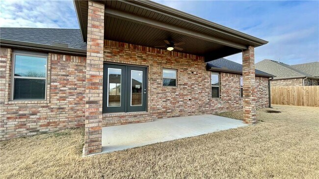 Building Photo - 1745 Charismatic Dr