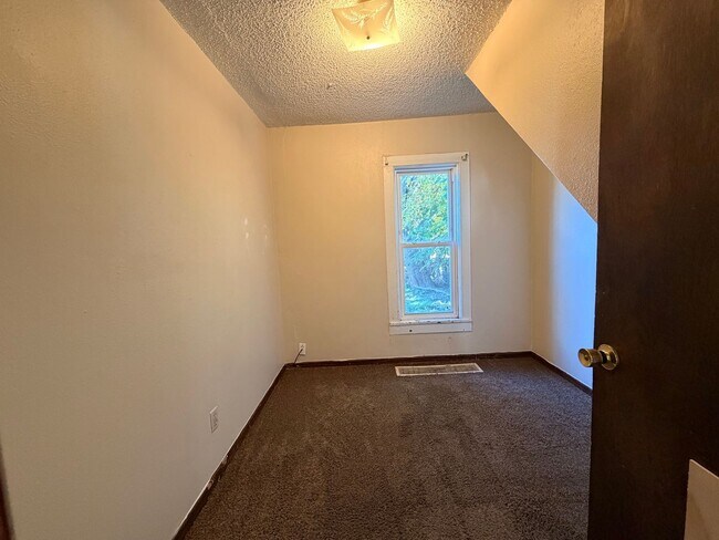 Foto del edificio - *LEASE SPECIAL* 3 Bedroom House $795