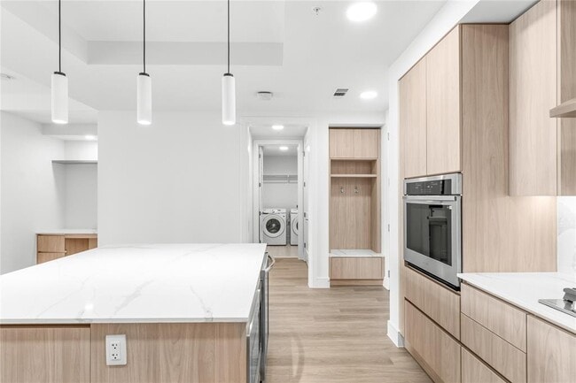 Building Photo - 2311 Westheimer Rd