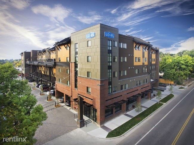 Building Photo - 1201 W Plum St