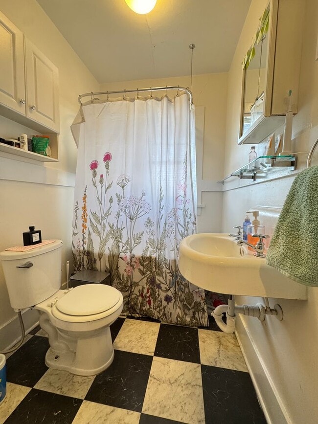 Building Photo - 108-110 Garfield St.