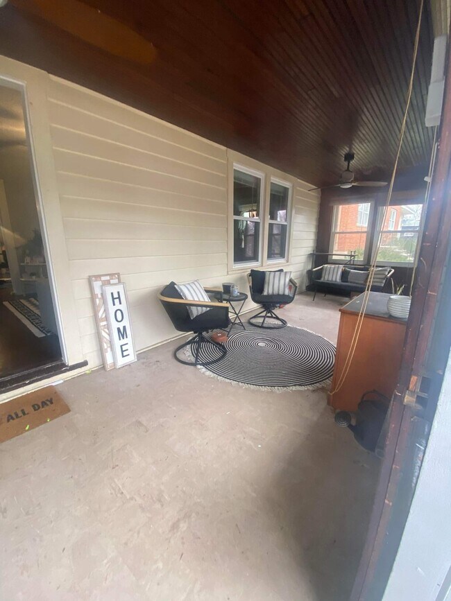 Front Foyer - 78 Hillsdale St