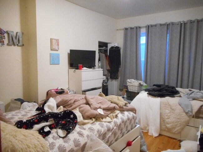 Building Photo - 23 Aberdeen St