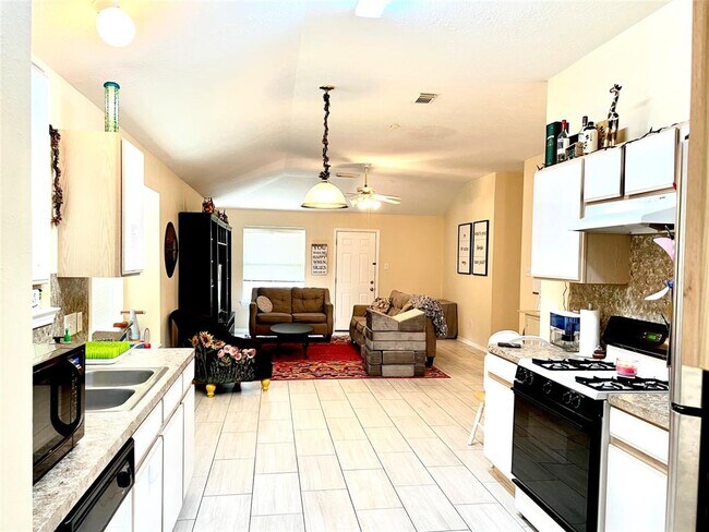Foto del edificio - 5329 Tallowpine Terrace