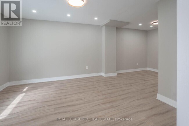 Building Photo - 33 Glenmore Crescent