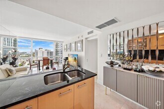 Building Photo - 6801 Collins Ave