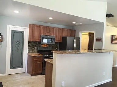 Foto del edificio - 770 Lovers Leap Rd