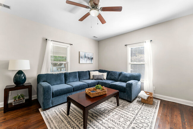Foto del edificio - 6136 Hopkins St NE