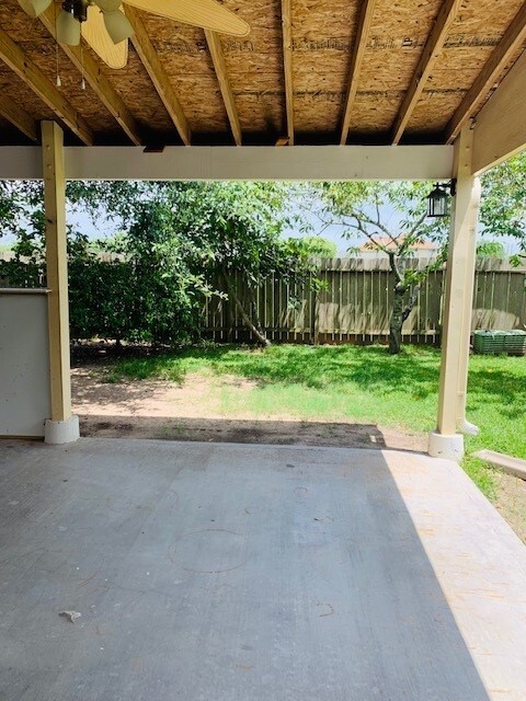 Building Photo - 5042 Canyon Blanco Dr