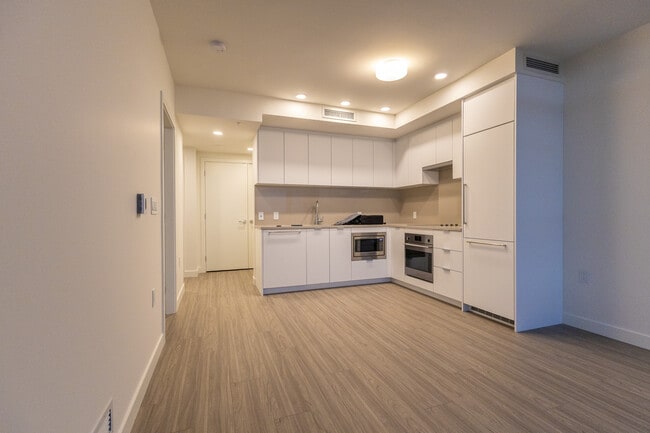 Building Photo - 13675-1107A 107A Ave