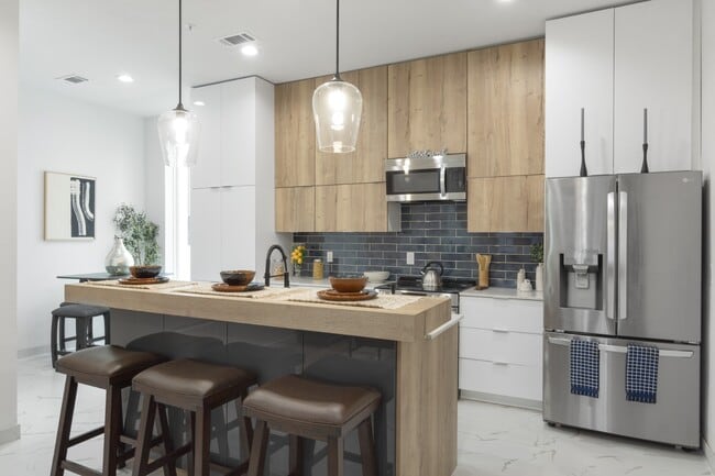 Foto del edificio - 4314 Roseland Ave