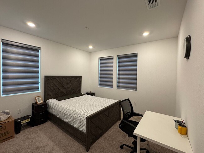Building Photo - 4 Bedroom Single Family Home in Lathrop