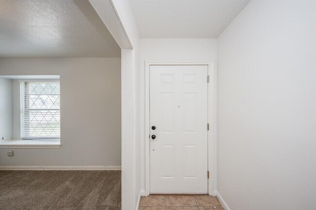 Foto del edificio - 9734 Kempwood Dr