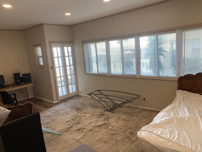 Foto del edificio - 1804 E Ocean Blvd