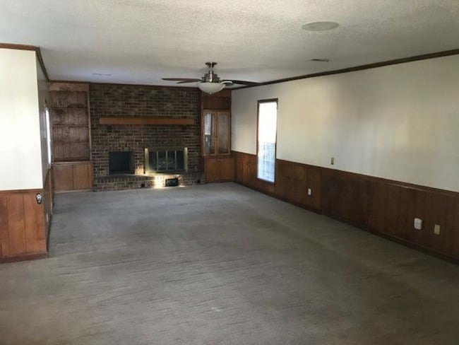 Building Photo - 826 Davenport Farm Rd
