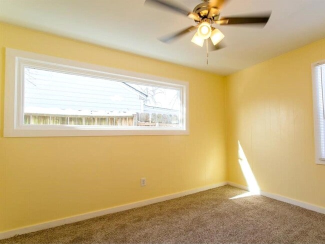 Foto del edificio - 14411 Knox Ave