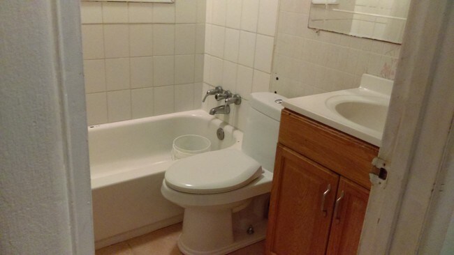 Foto del edificio - 14215 Randall Dr