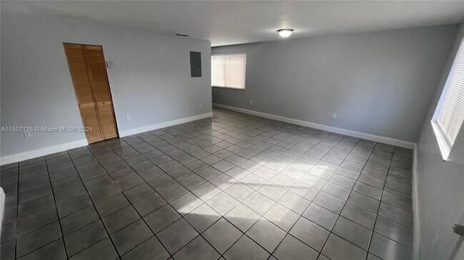 Building Photo - 9421 NW 30th Ct
