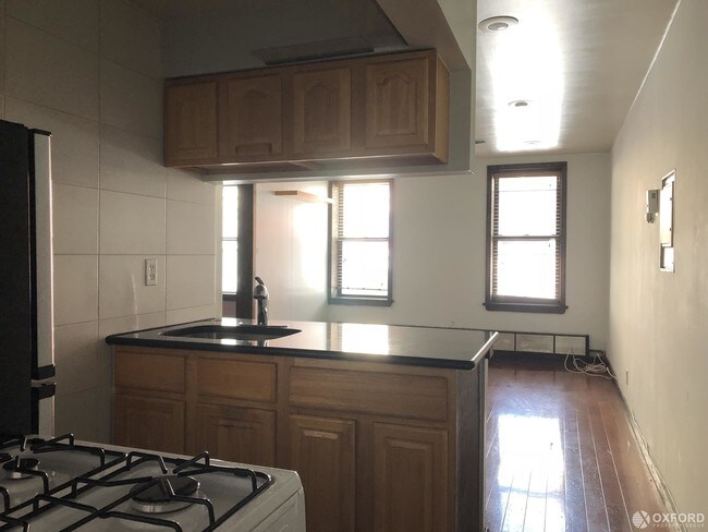 Foto del edificio - 391 Eighth Avenue