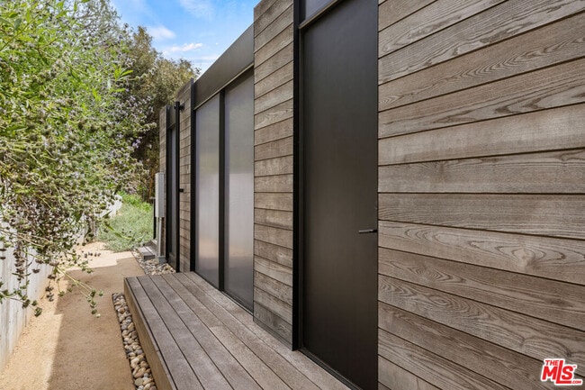 Building Photo - 1664 Benton Wy