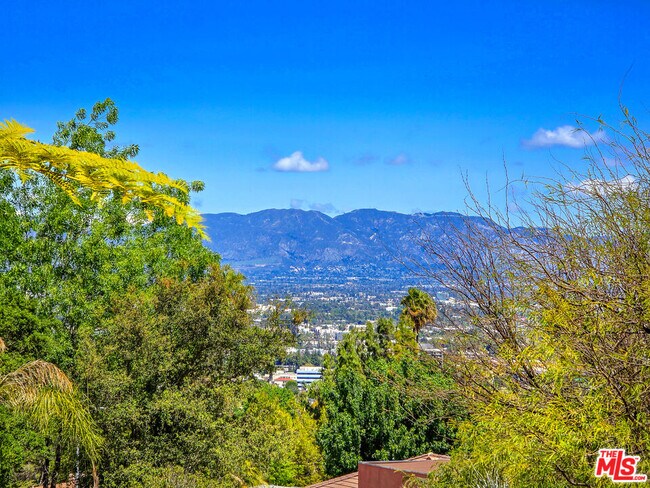 Foto del edificio - 3690 Crownridge Dr