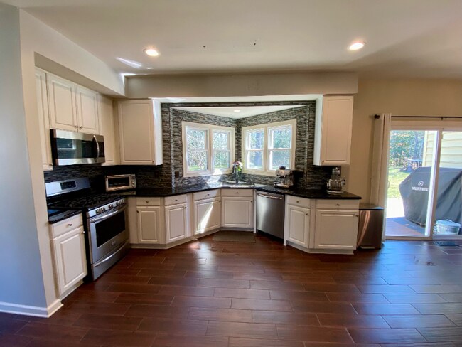Foto del edificio - 16003 Kenilworth Ct
