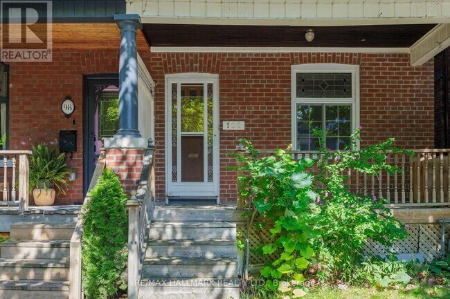 Photo du bâtiment - 100 Dearbourne Ave