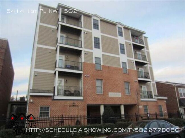 Foto del edificio - Spacious Condo on top floor with parking